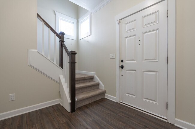 Foto del edificio - MOVE IN READY 3 Bedroom in the Heart of Western Branch!