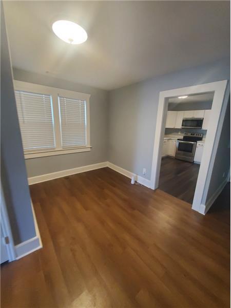 Foto del edificio - 711 W 42nd St