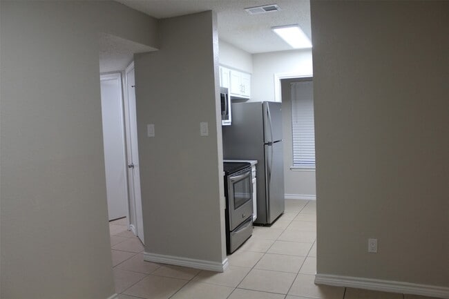 Building Photo - 1122 Brenda Ln