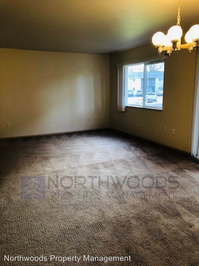 Building Photo - 3 br, 2 bath House - 550 Van Wey #2