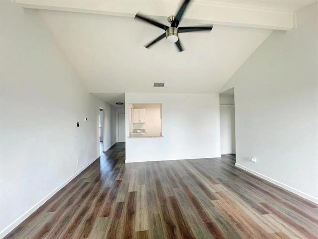 Foto del edificio - 7216 Ridge Rd W