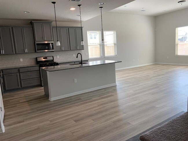 Building Photo - 368 Rend Dr