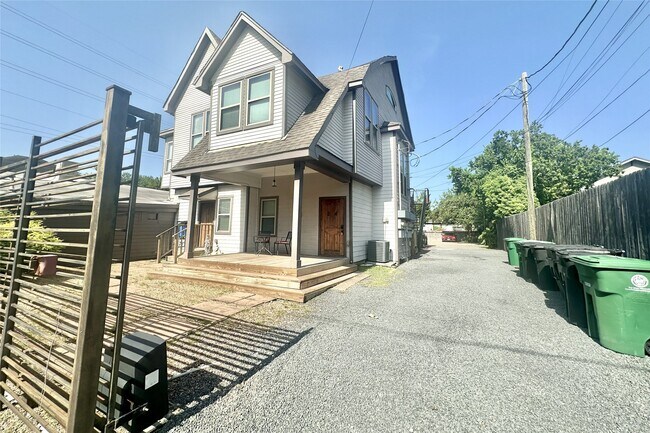 Foto del edificio - 2316 Hopkins St