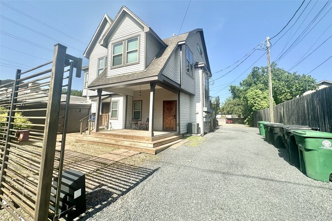 Building Photo - 2316 Hopkins St