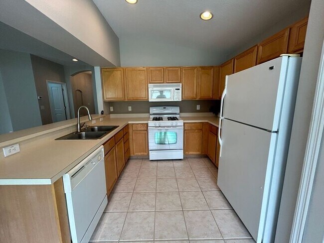 Building Photo - 16931 Hawkridge Rd