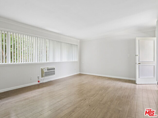 Foto del edificio - 1520 Hayworth Ave