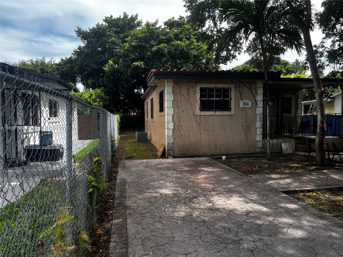 Primary Photo - 2968 NW 59th St