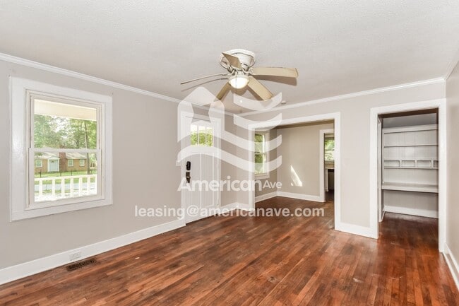 Foto del edificio - 302 Arbor Dr