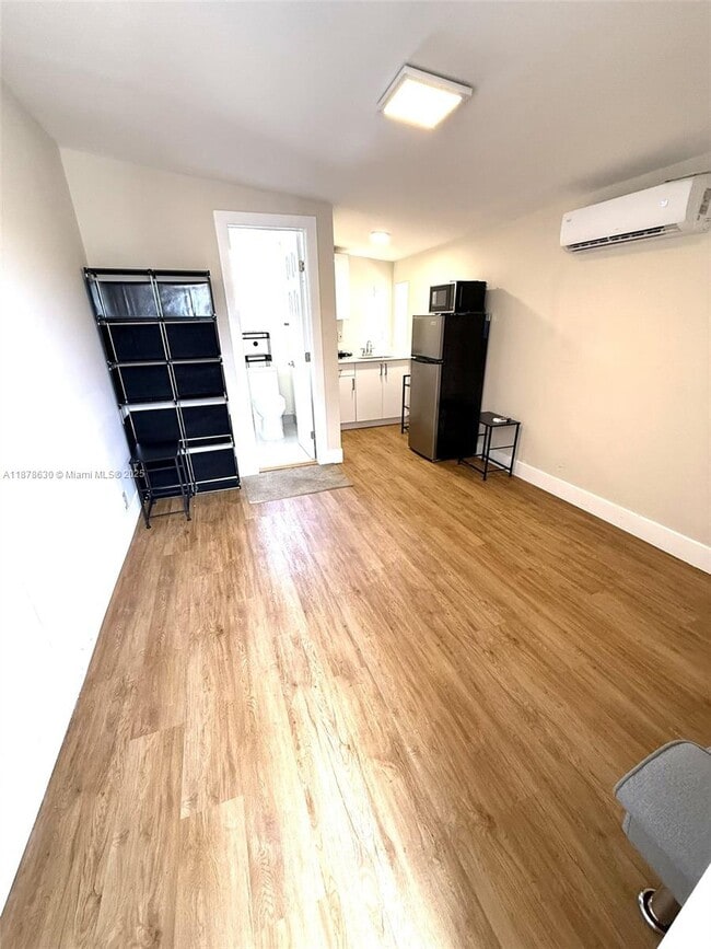 Building Photo - 750 S 61st Terrace