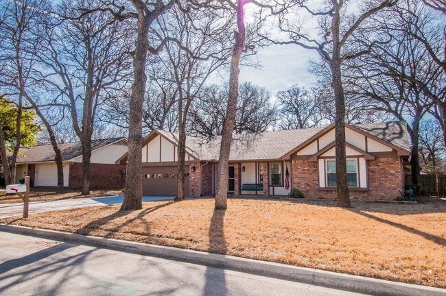 Photo - 2947 Southridge Dr House