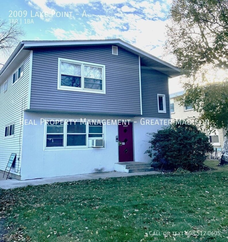 Primary Photo - Newly Renovated 3 Bedroom Apartment