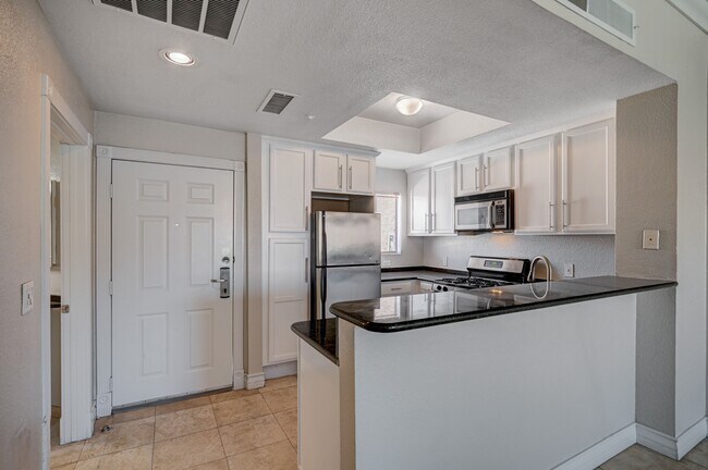 Building Photo - 260 E Flamingo Rd