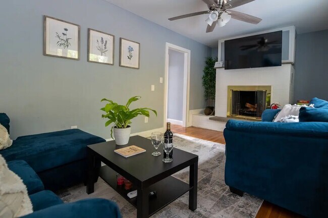 Foto del edificio - 1757 Lake Lane