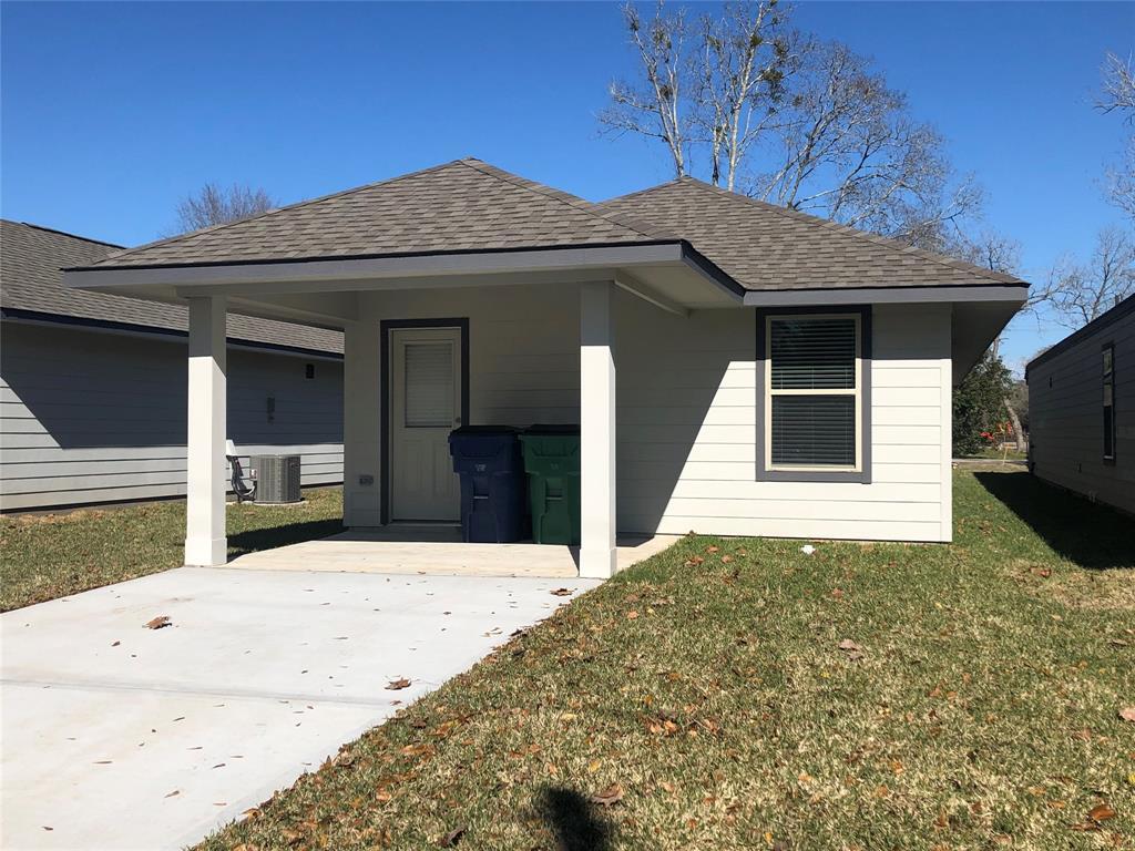126 E Ash St, Angleton, TX 77515 House Rental in Angleton, TX