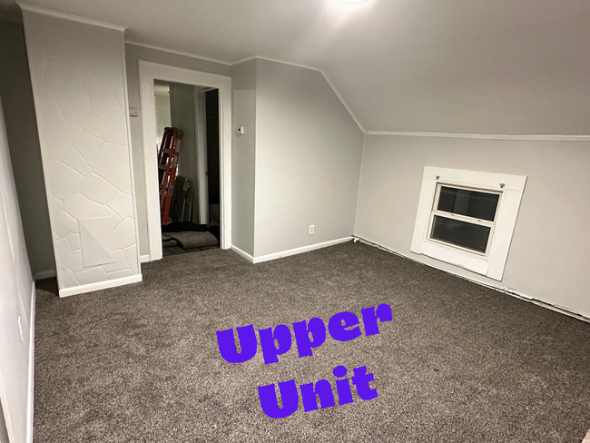 Quaint UPPER unit of Duplex - 606 W 5th St