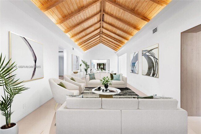 Foto del edificio - 120 NE 49th St