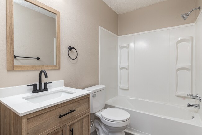 Foto del edificio - 23110 Triple Ln