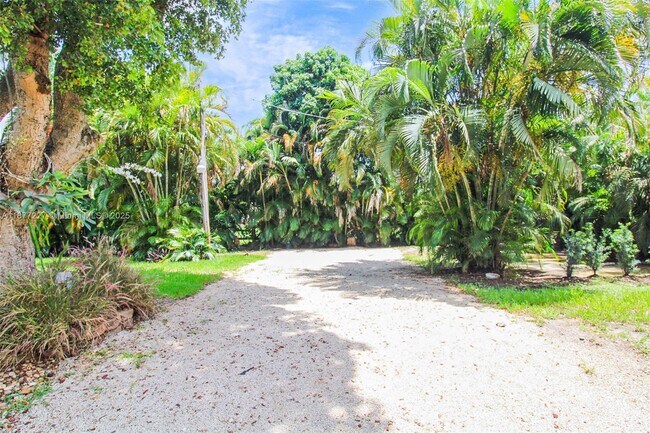 Foto del edificio - 5785 SW 160th Ave