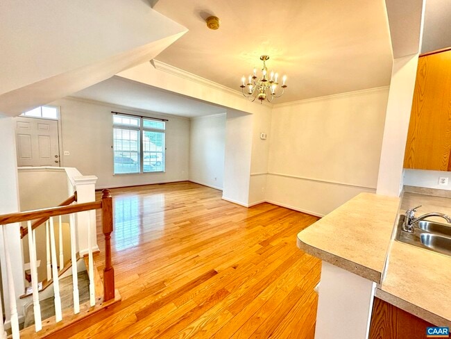 Foto del edificio - 2100 Lockwood Dr