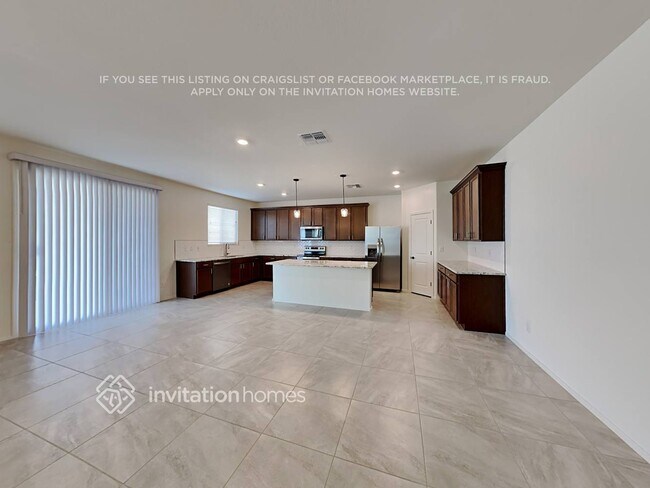 Foto del edificio - 11406 W Edgemont Ave