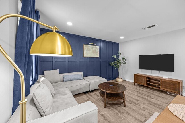 Photo - 2227 Greenbrier Dr House