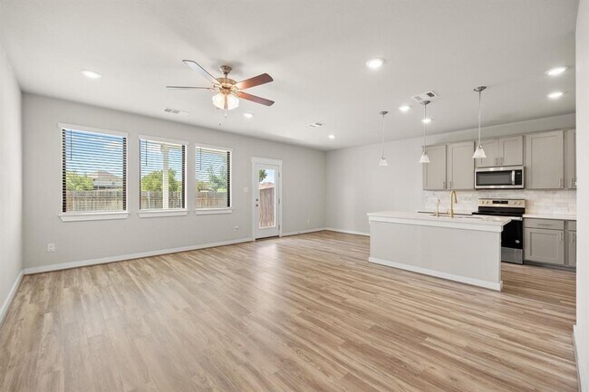 Building Photo - 441 Fieldwood Dr
