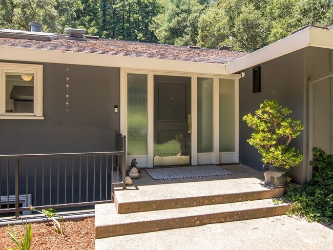 Building Photo - 3600 Tripp Rd