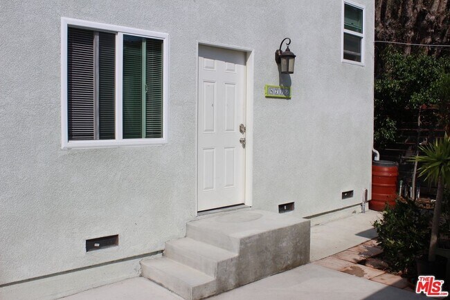 Front entrance - 8719 McConnell S Ave