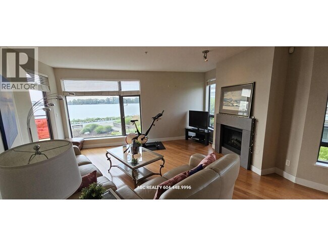 Photo du bâtiment - 14100 Riverport Way