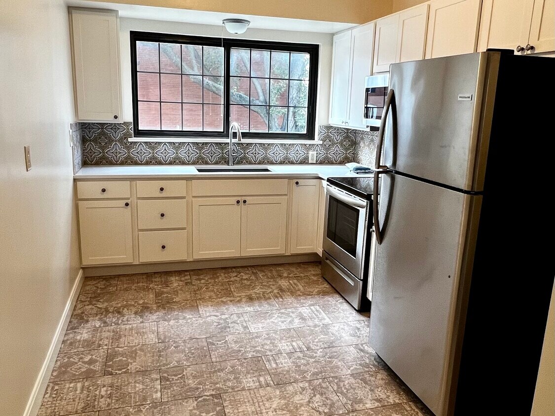 Foto principal - 615 SE 3rd St