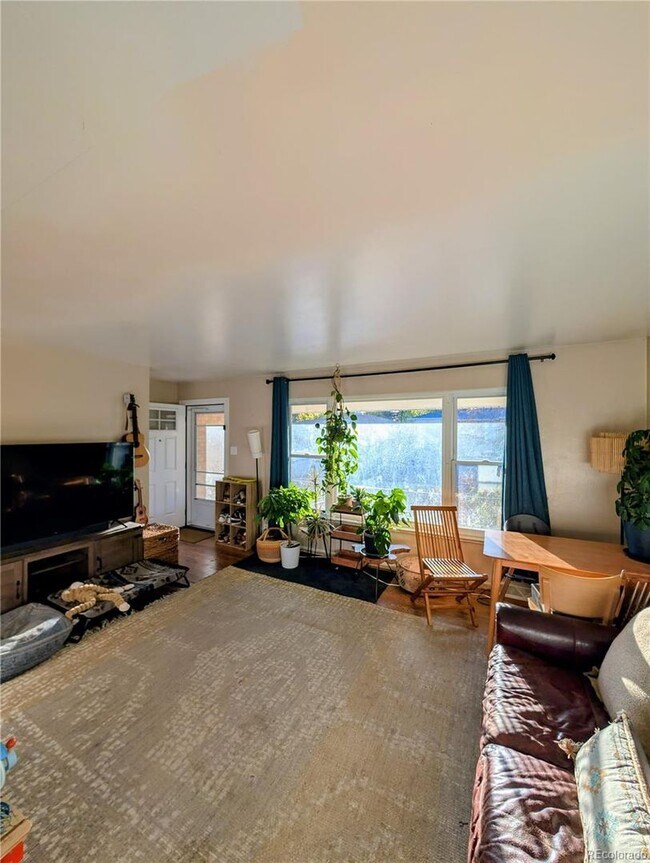 Foto del edificio - Long Realty & Property Management - 4 Bedroom home in Lakewood