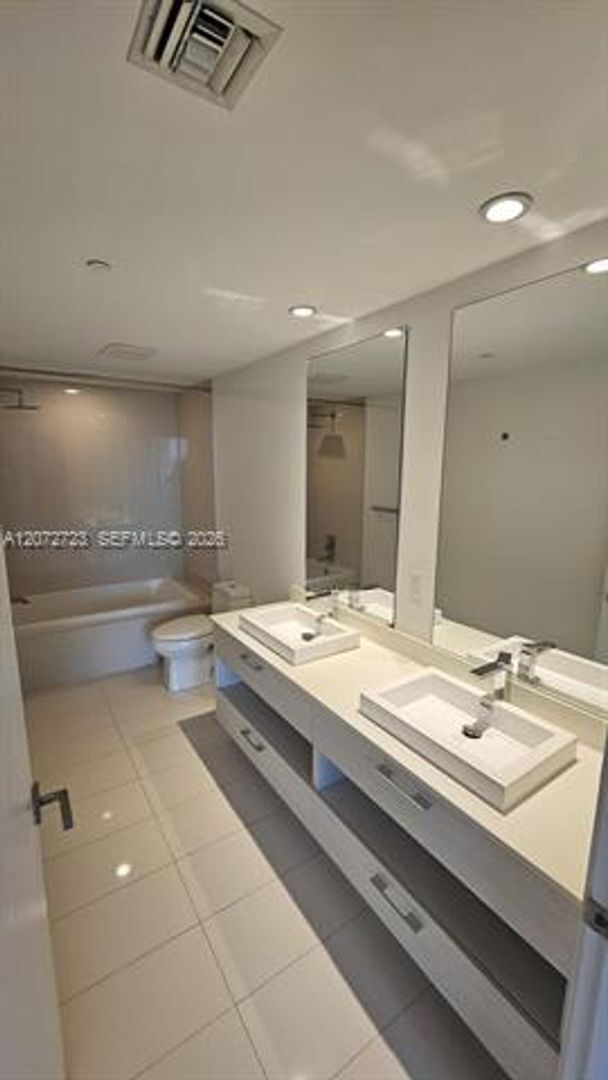Foto del edificio - 45 SW 9th St