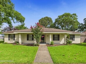 Building Photo - 128 Pigeon Loop