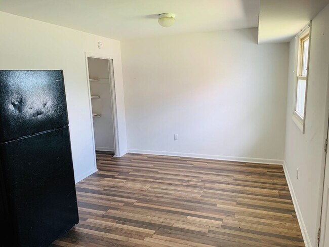 Foto del edificio - Coming soon! 3 Bedroom 1 Bath home in York...