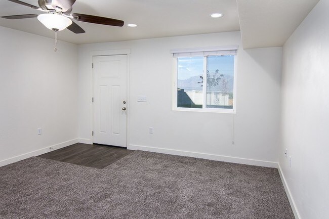 Building Photo - Amazing Views in Herriman