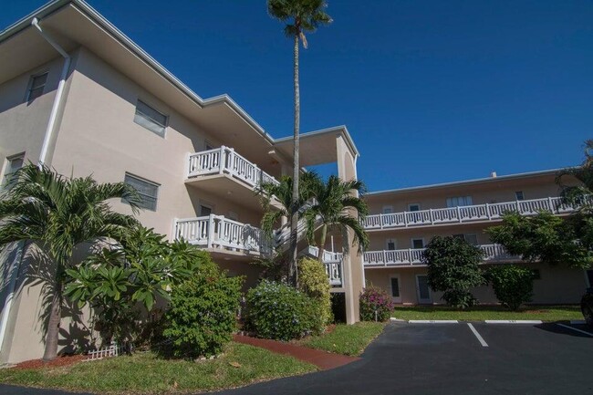 Foto del edificio - 2615 Garden Dr N