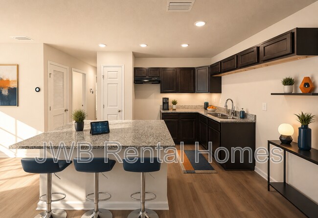 Building Photo - 1444 6th St W
