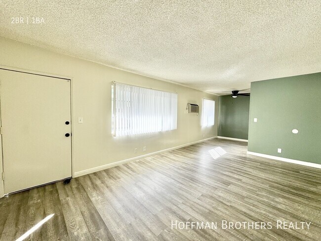 Foto del edificio - 6729 Cleon Ave