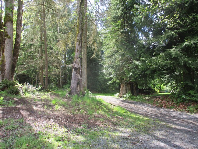 Building Photo - 2414 Newberg Rd