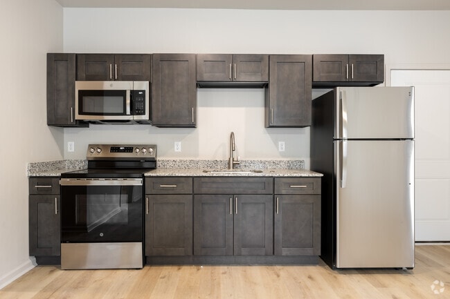 2BR, 2BA - 720SF - Kitchen - Platform Flint River