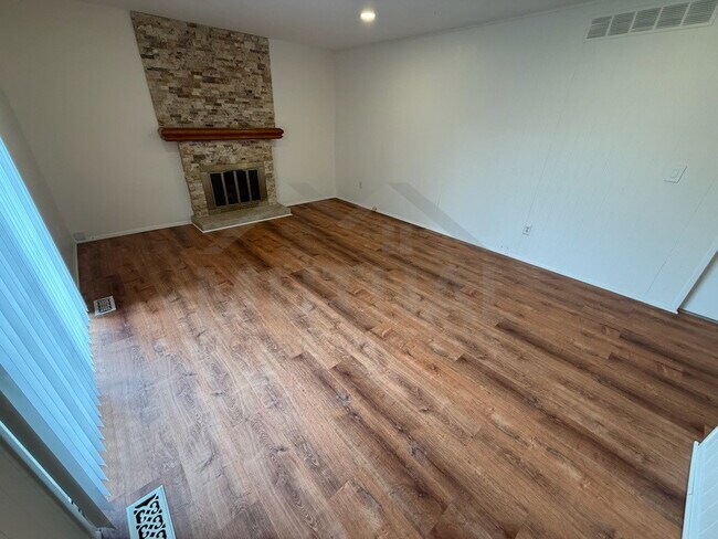 Building Photo - 28144 Yorktown Rd