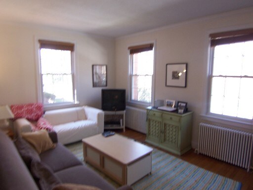 Building Photo - 4024 Calvert St NW