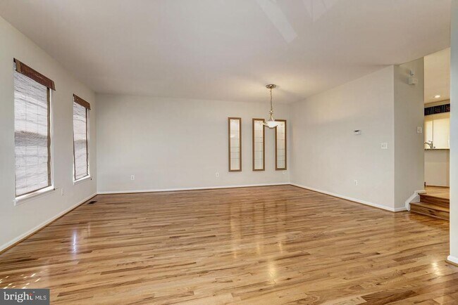 Foto del edificio - 6563 McKenna Way