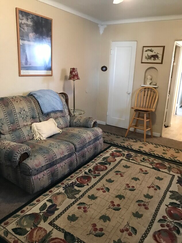 725 N Main St Unit 1, Pocatello, ID 83204 Apartments in Pocatello