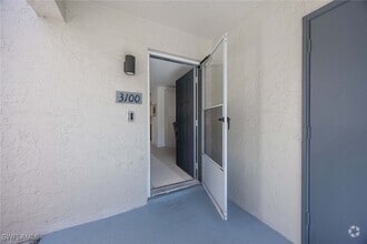Building Photo - 3100 Kings Lake Blvd
