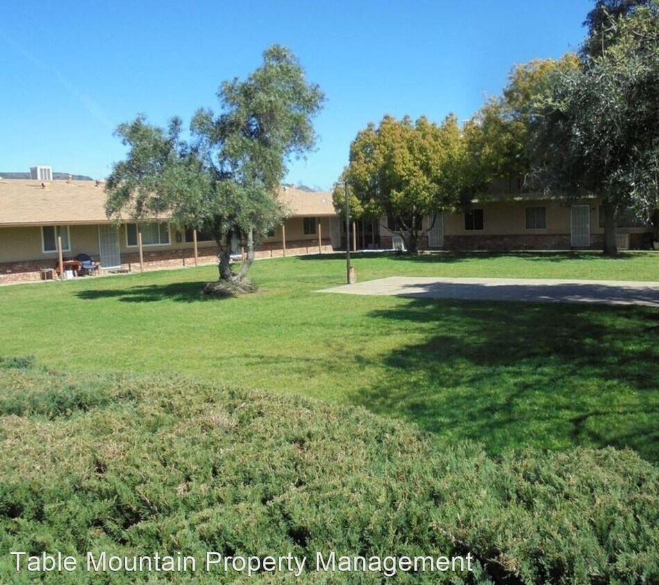 Primary Photo - 2240 Del Oro Ave