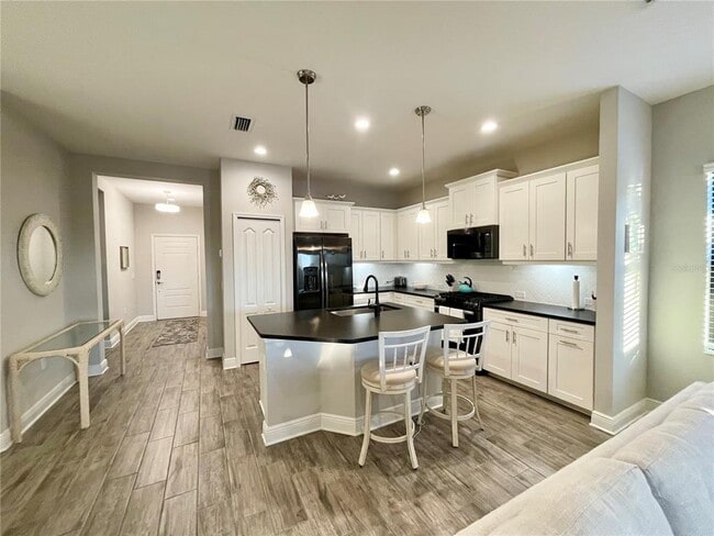 Building Photo - 21645 Avon Park Ct