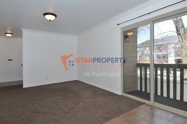 Building Photo - 887 Cedar Pine Ct