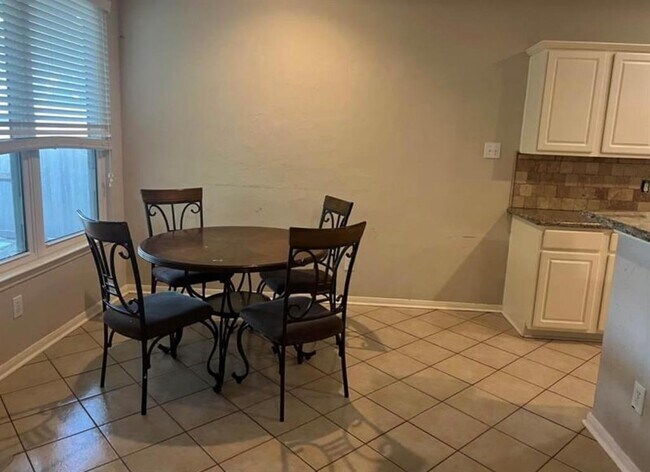 Building Photo - 4715 Stoney Point Ct