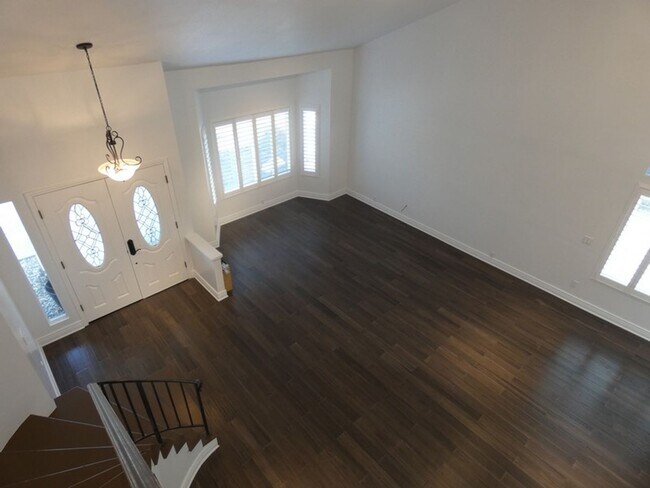 Foto del edificio - Gorgeous 4 bedroom & 3 bathroom house